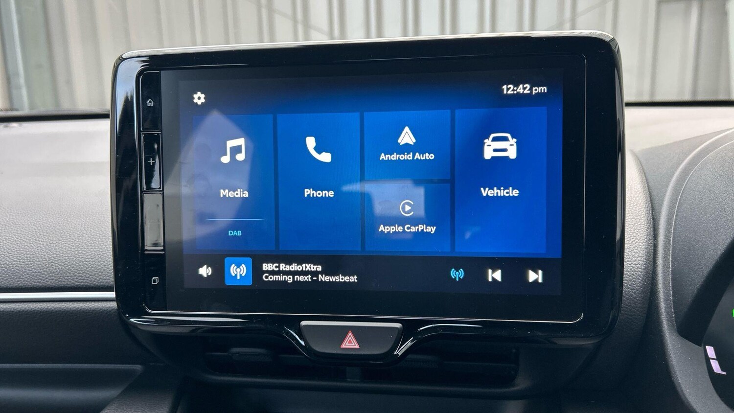 Used Toyota Yaris 2024 for sale - 77625733: Photo 25