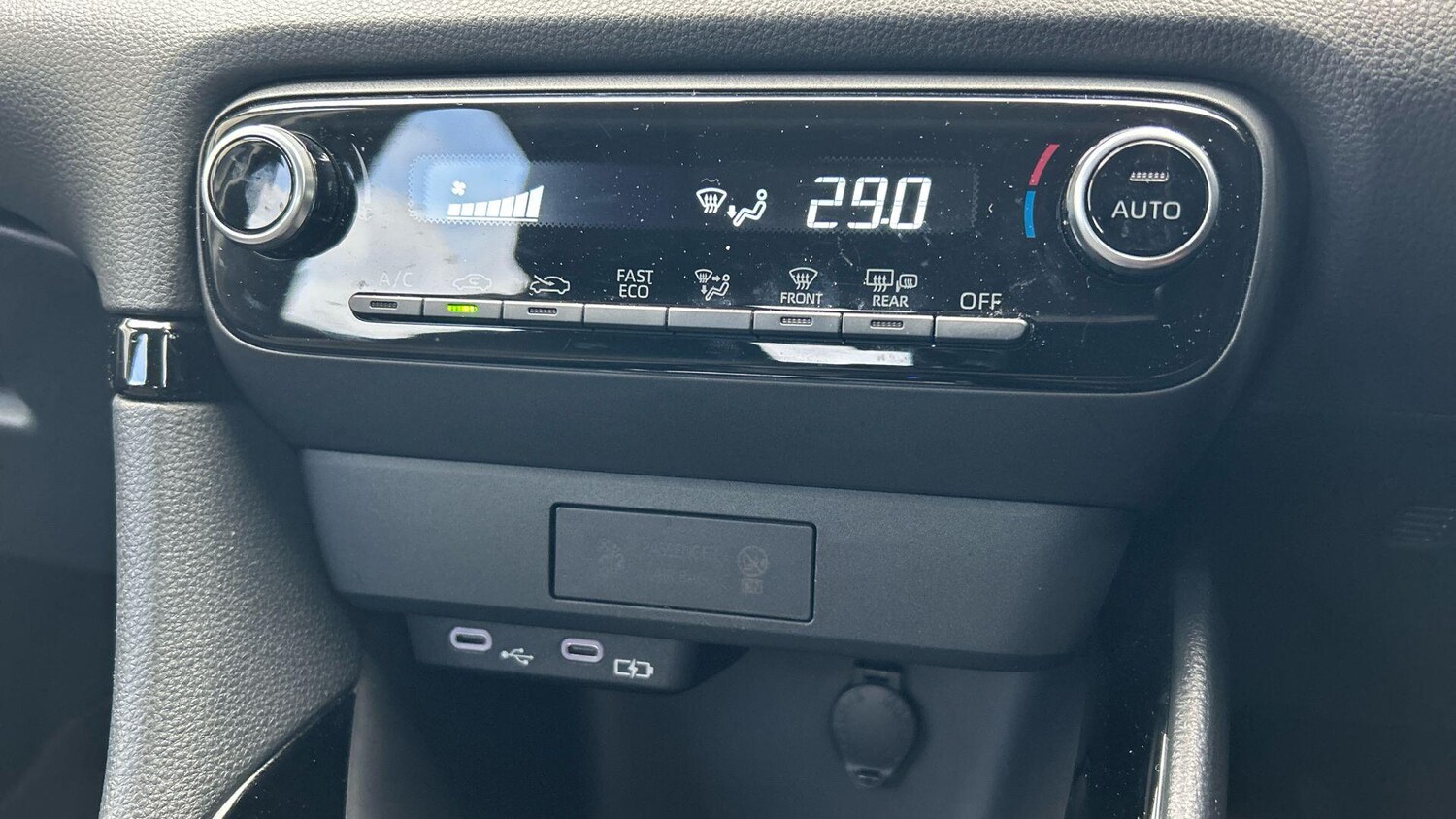 Used Toyota Yaris 2024 for sale - 77625733: Photo 26