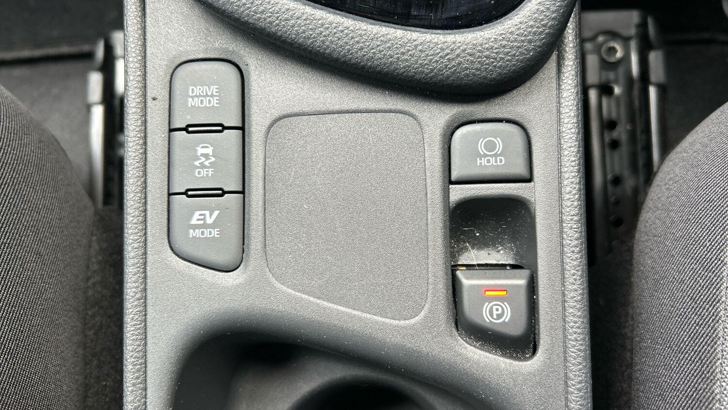 Used Toyota Yaris 2024 for sale - 77625733: Photo 29