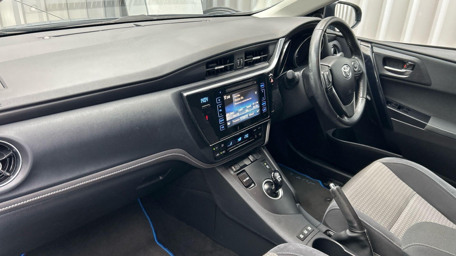 Used Toyota Auris 2017 for sale - 76472221: Photo 40