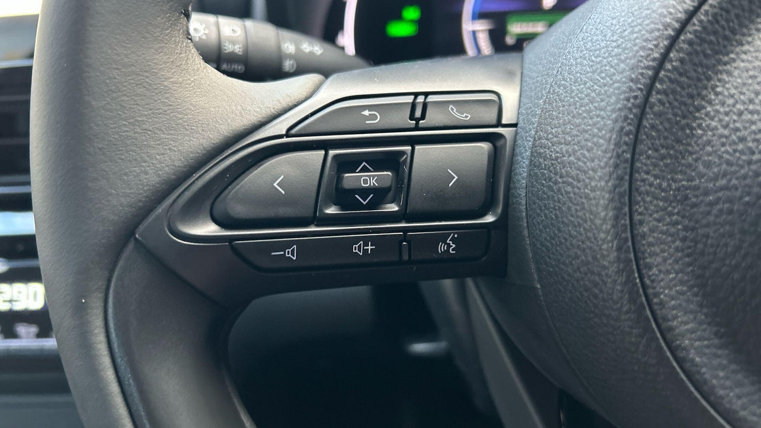 Used Toyota Yaris Cross for sale - 76802337: Photo 32