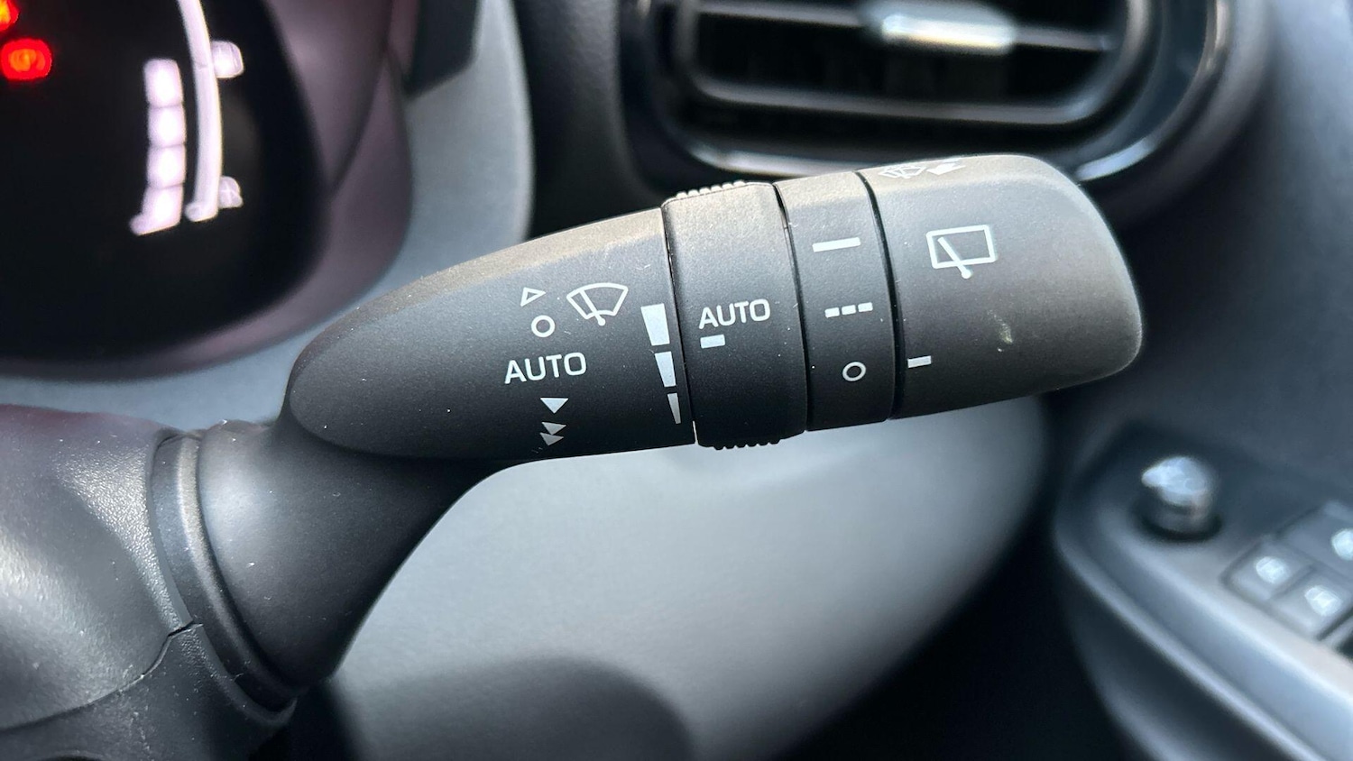 Used Toyota Yaris Cross for sale - 76802337: Photo 34