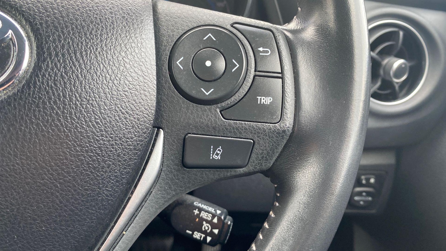 Used Toyota Auris 2017 for sale - 77091419: Photo 35