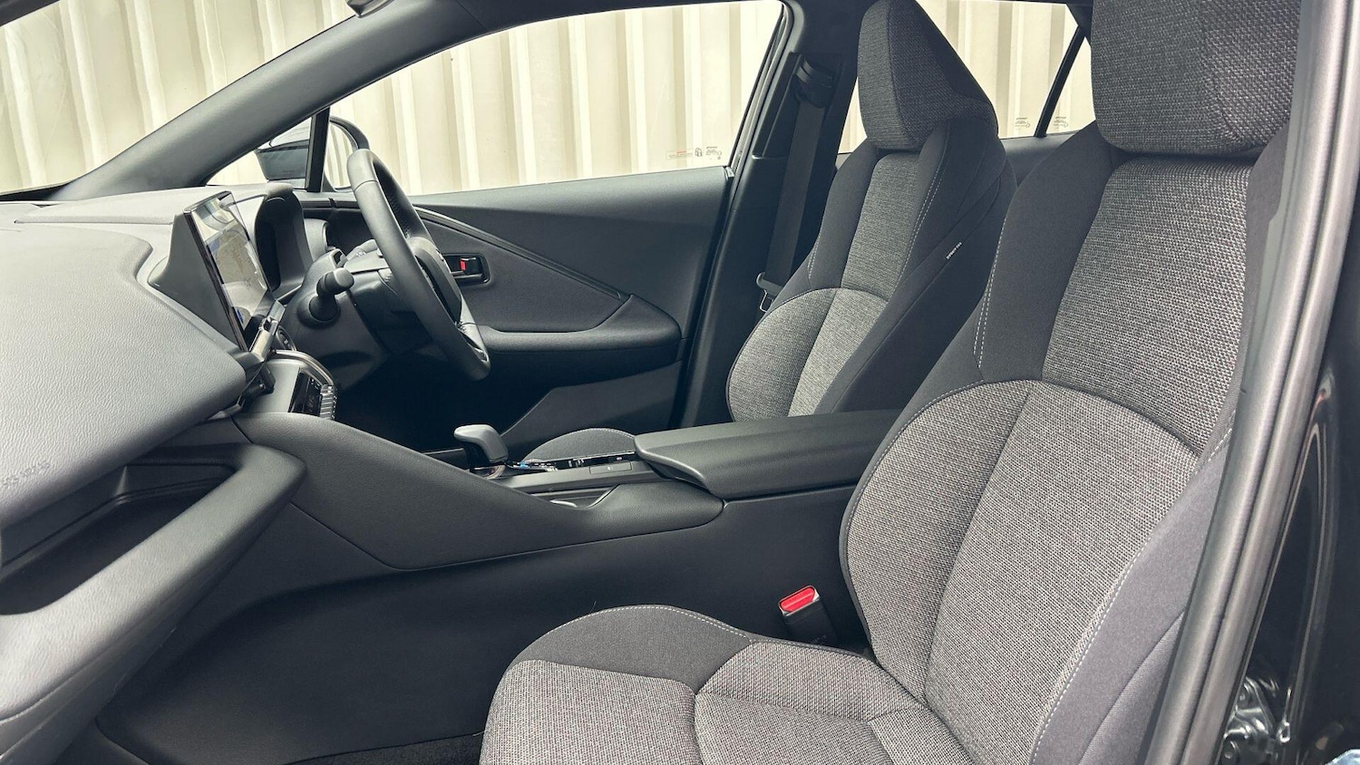 Used Toyota C-HR 2025 for sale - 78100906: Photo 16