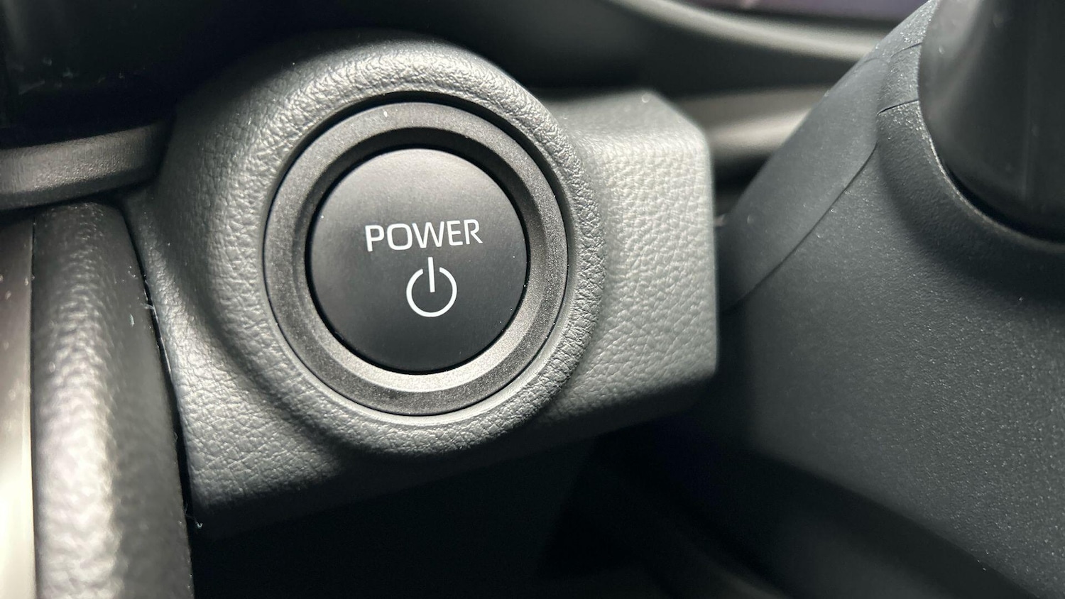 Used Toyota C-HR 2025 for sale - 78100906: Photo 35