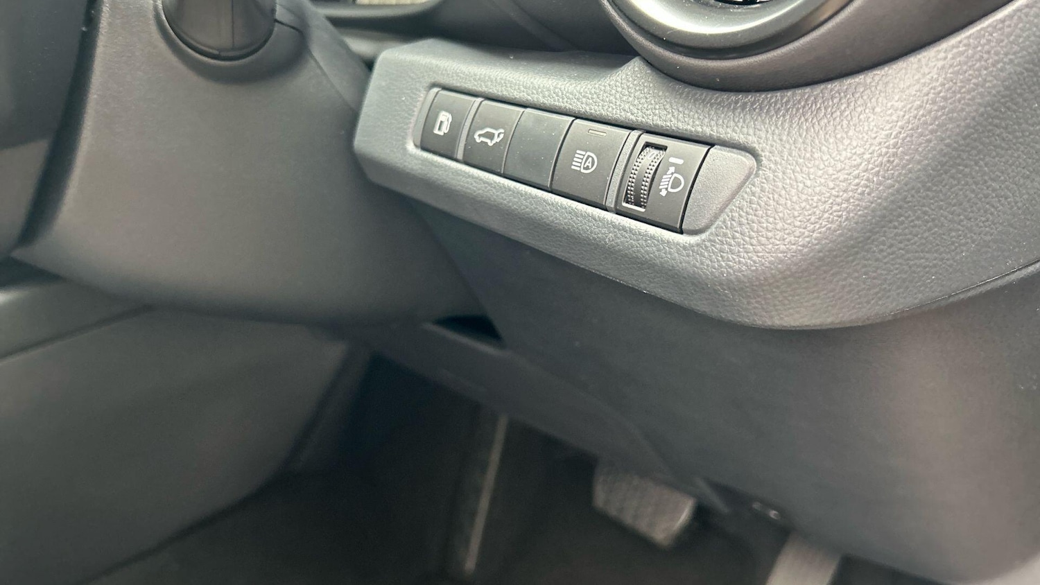 Used Toyota C-HR 2025 for sale - 78100906: Photo 43