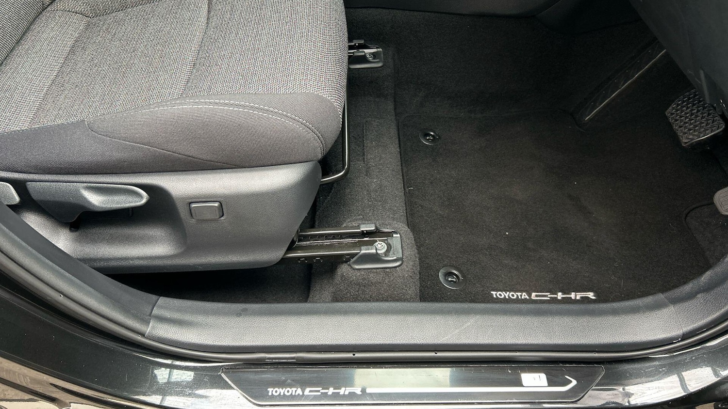 Used Toyota C-HR 2025 for sale - 78100906: Photo 44