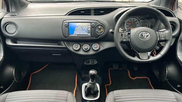 Used Toyota Yaris 2016 for sale - 76239409: Photo 11