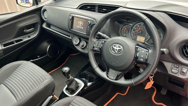 Used Toyota Yaris 2016 for sale - 76239409: Photo 12