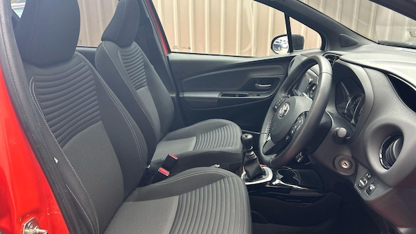 Used Toyota Yaris 2016 for sale - 76239409: Photo 17