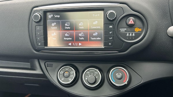 Used Toyota Yaris 2016 for sale - 76239409: Photo 32