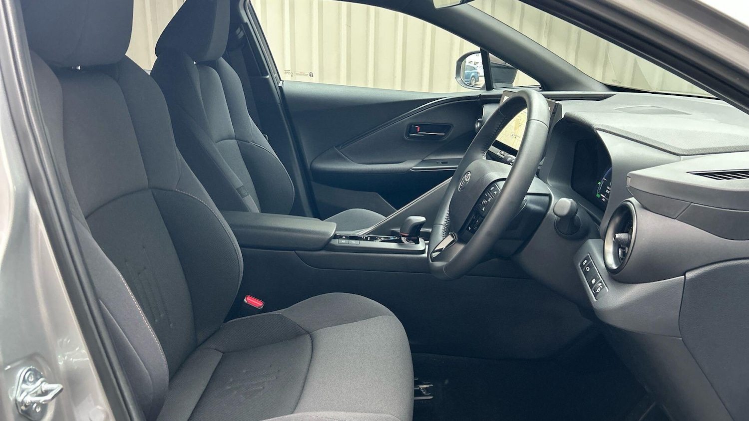 Used Toyota C-HR 2024 for sale - 76457346: Photo 17