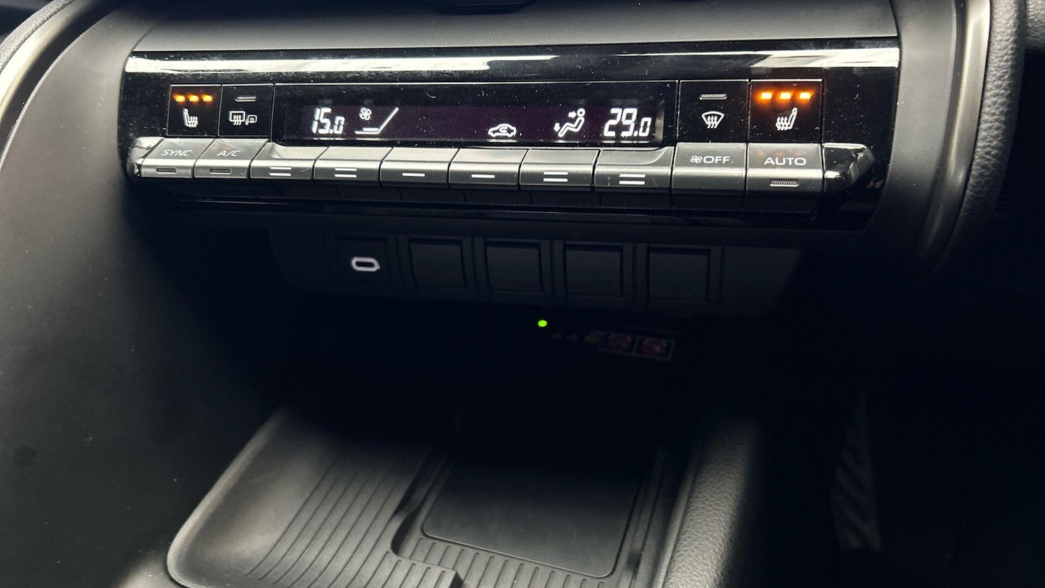 Used Toyota C-HR 2024 for sale - 76457346: Photo 30