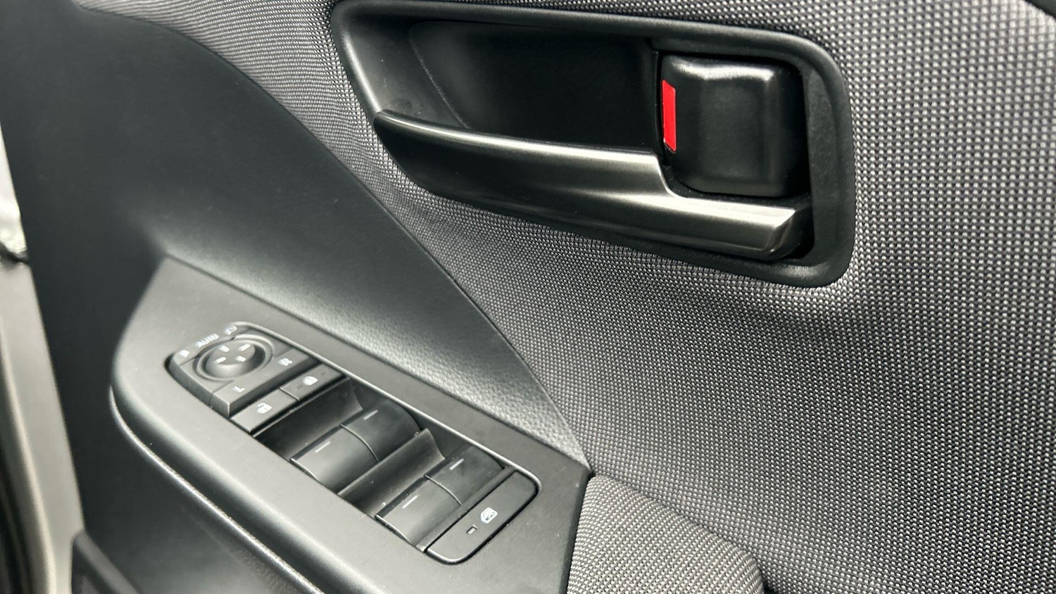 Used Toyota C-HR 2024 for sale - 76457346: Photo 37