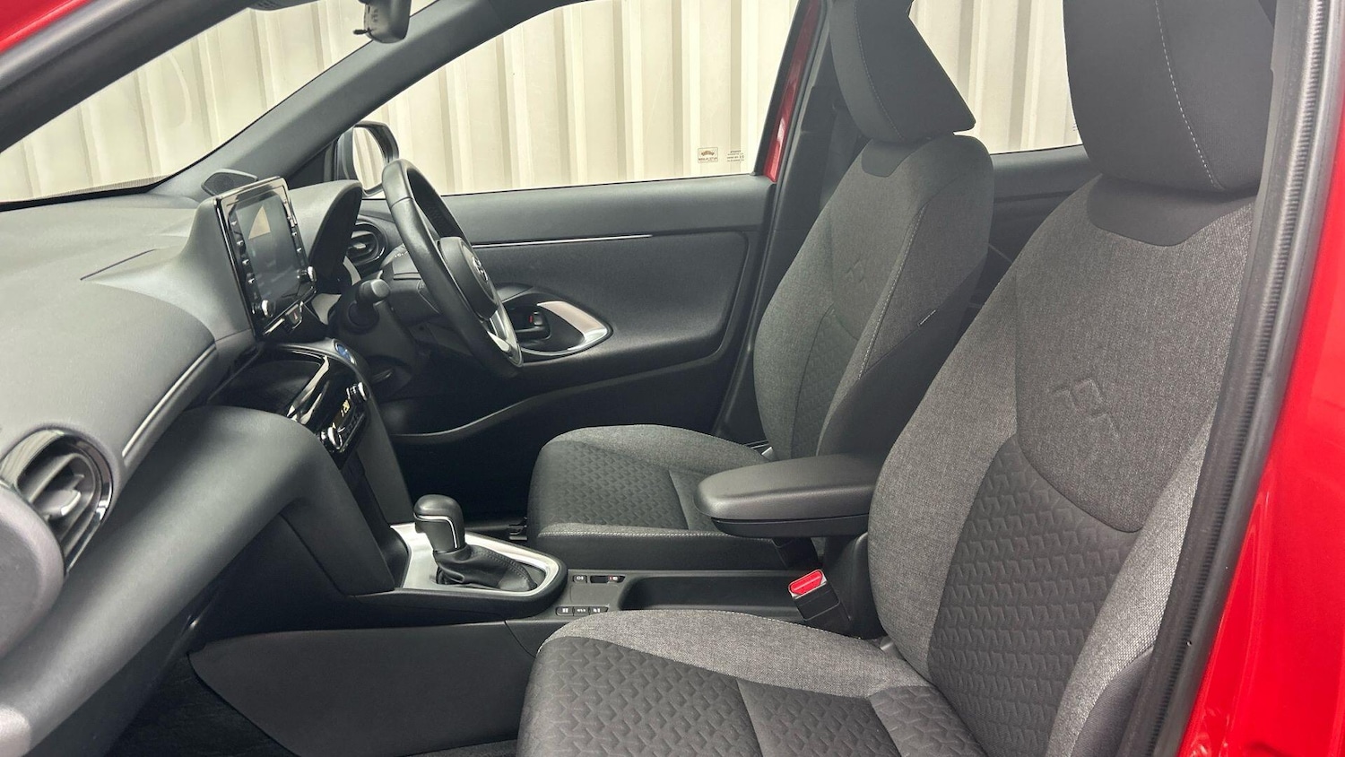 Used Toyota Yaris Cross 2024 for sale - 76109695: Photo 16