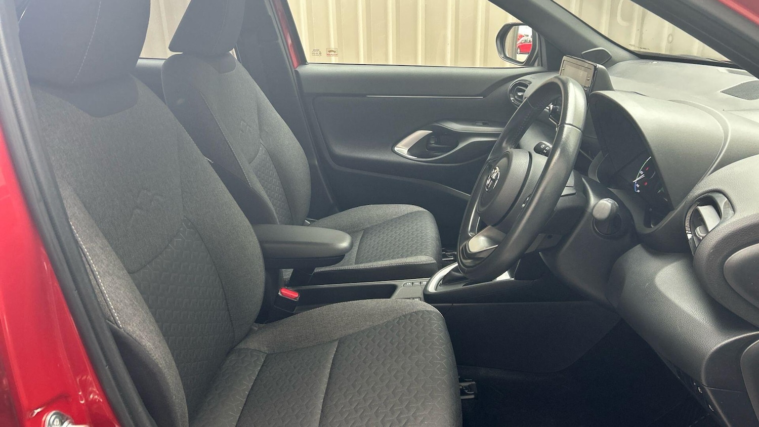 Used Toyota Yaris Cross 2024 for sale - 76109695: Photo 17