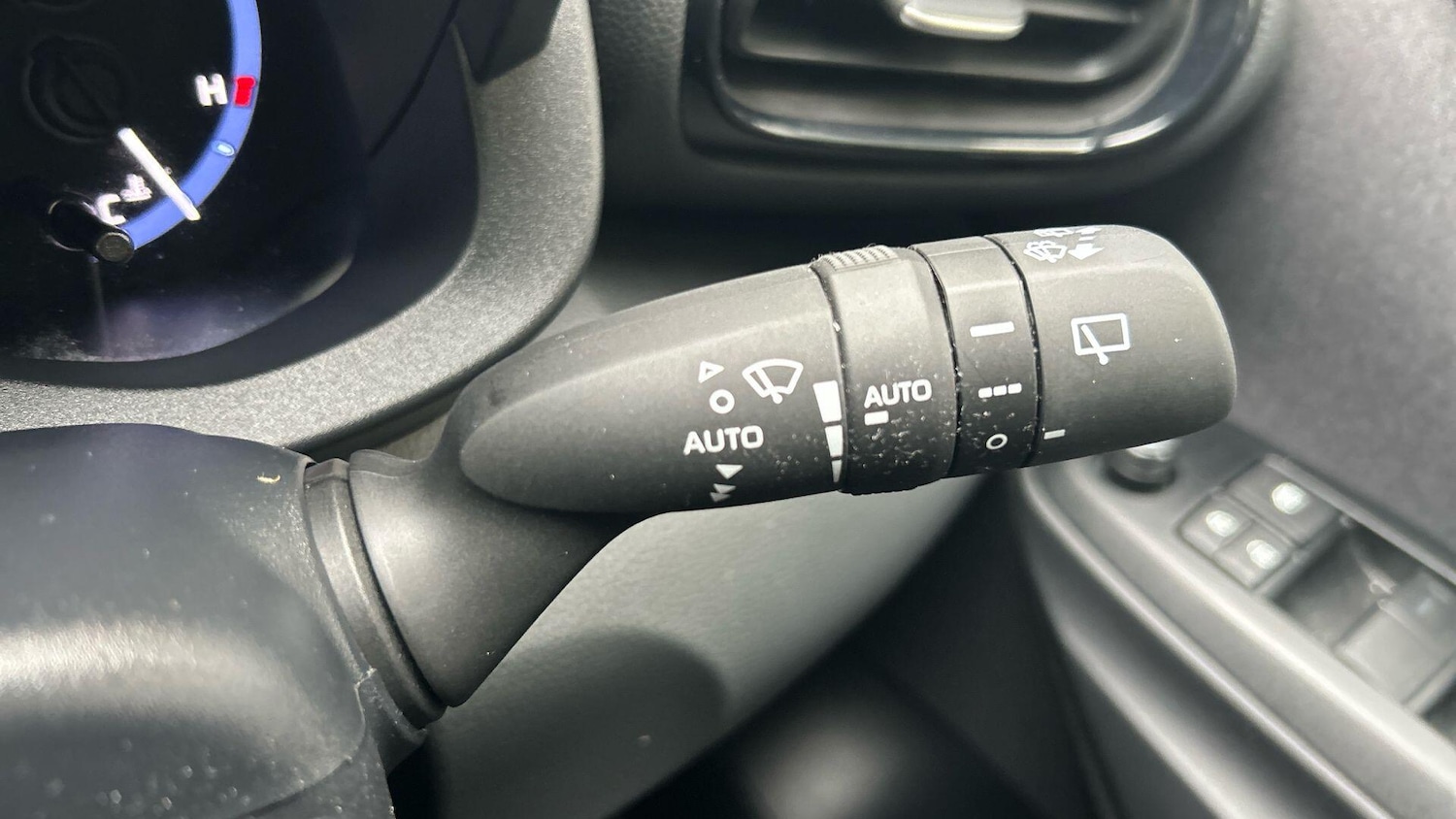 Used Toyota Yaris Cross 2024 for sale - 76109695: Photo 37