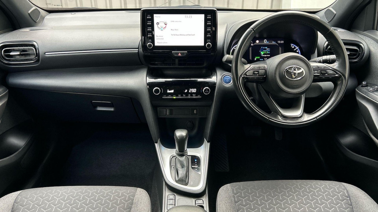 Used Toyota Yaris Cross 2022 for sale - 76550611: Photo 11