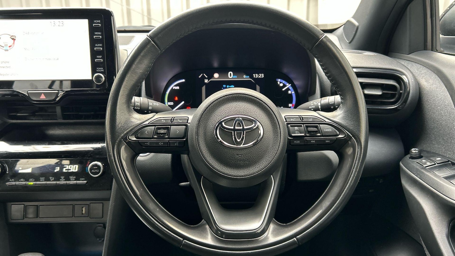 Used Toyota Yaris Cross 2022 for sale - 76550611: Photo 14