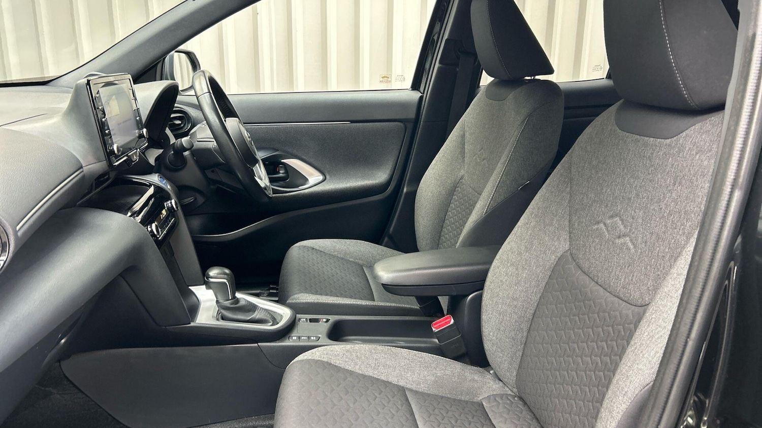 Used Toyota Yaris Cross 2022 for sale - 76550611: Photo 16