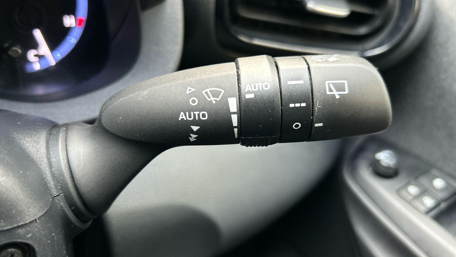 Used Toyota Yaris Cross 2022 for sale - 76550611: Photo 38