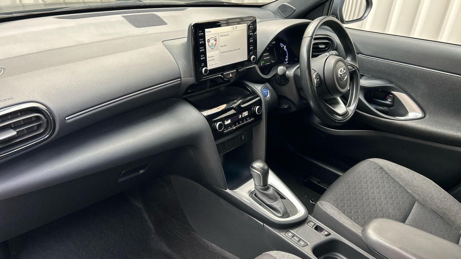 Used Toyota Yaris Cross 2022 for sale - 76550611: Photo 41