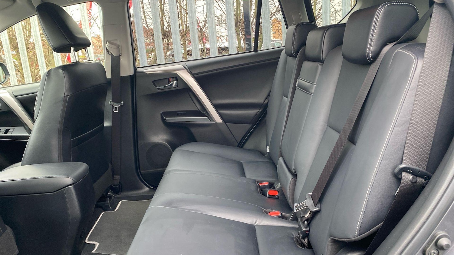 Used Toyota RAV4 2016 for sale - 77290782: Photo 16