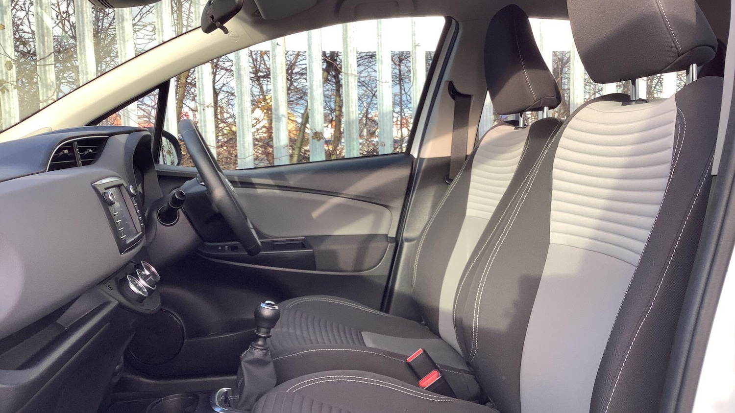 Used Toyota Yaris for sale - 77625392: Photo 13