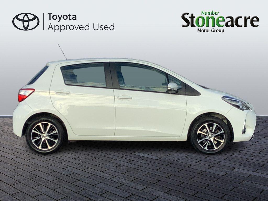 Used Toyota Yaris for sale - 77625392: Photo 2