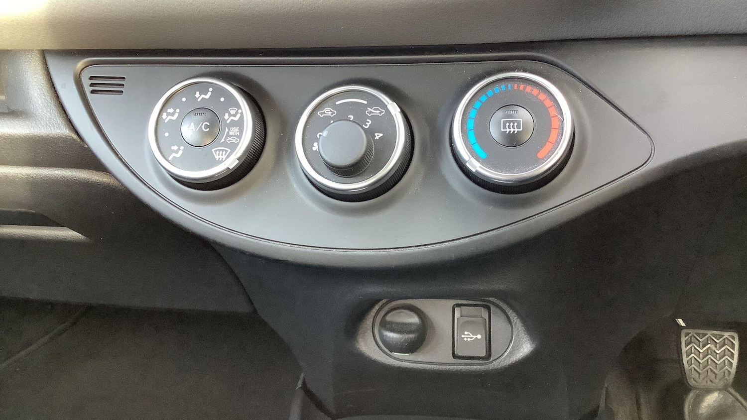 Used Toyota Yaris for sale - 77625392: Photo 25