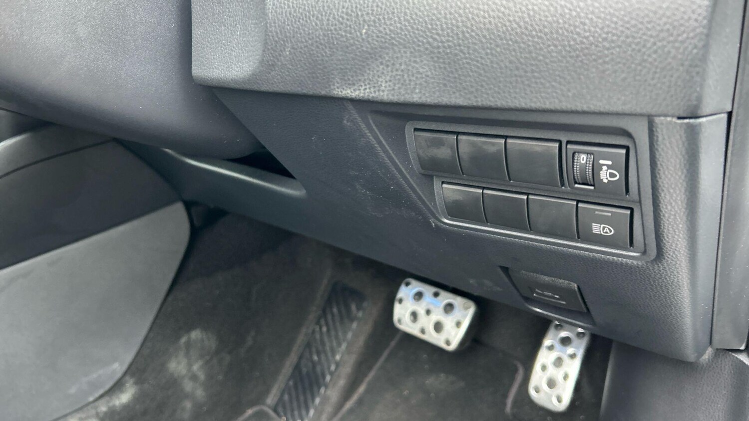 Used Toyota Yaris 2023 for sale - 77549979: Photo 38