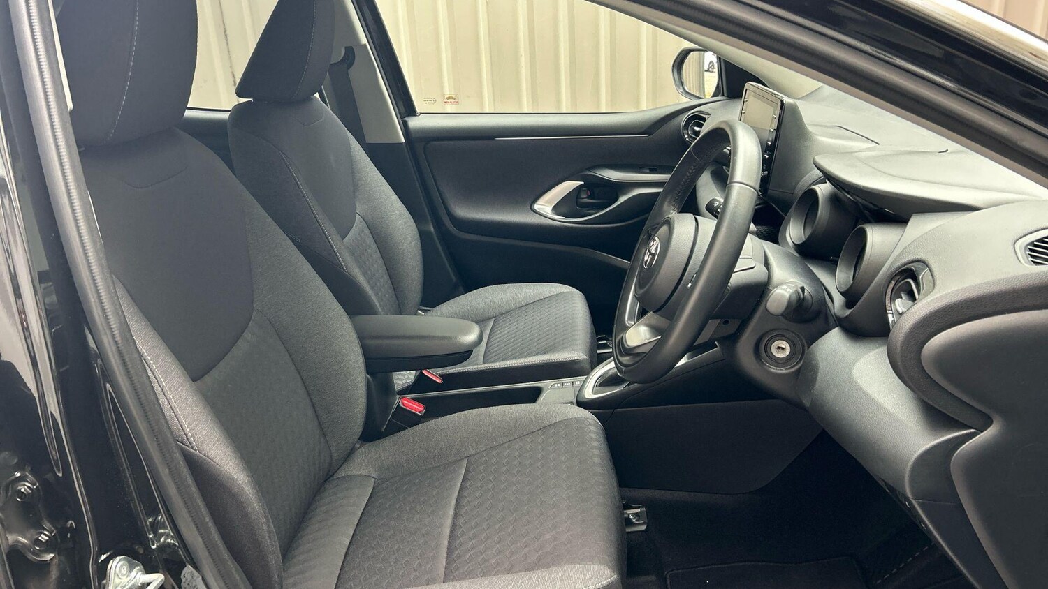 Used Toyota Yaris 2022 for sale - 76269984: Photo 15