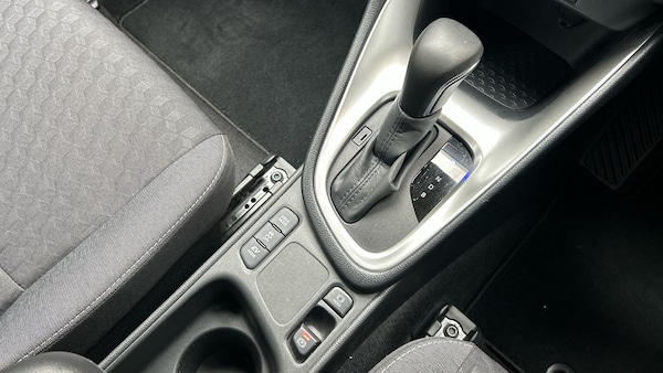 Used Toyota Yaris 2022 for sale - 76269984: Photo 32