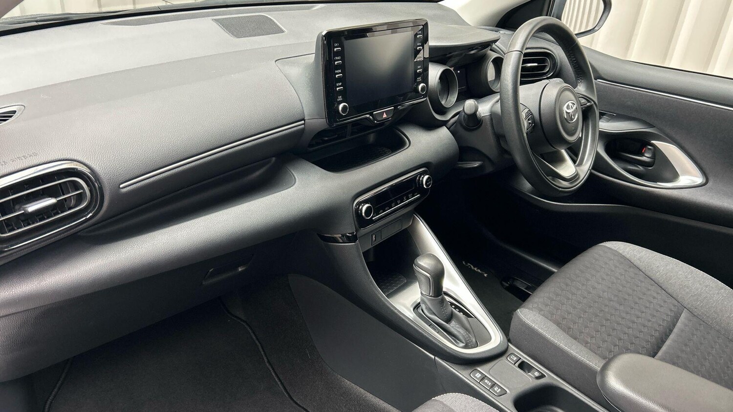 Used Toyota Yaris 2022 for sale - 76269984: Photo 39