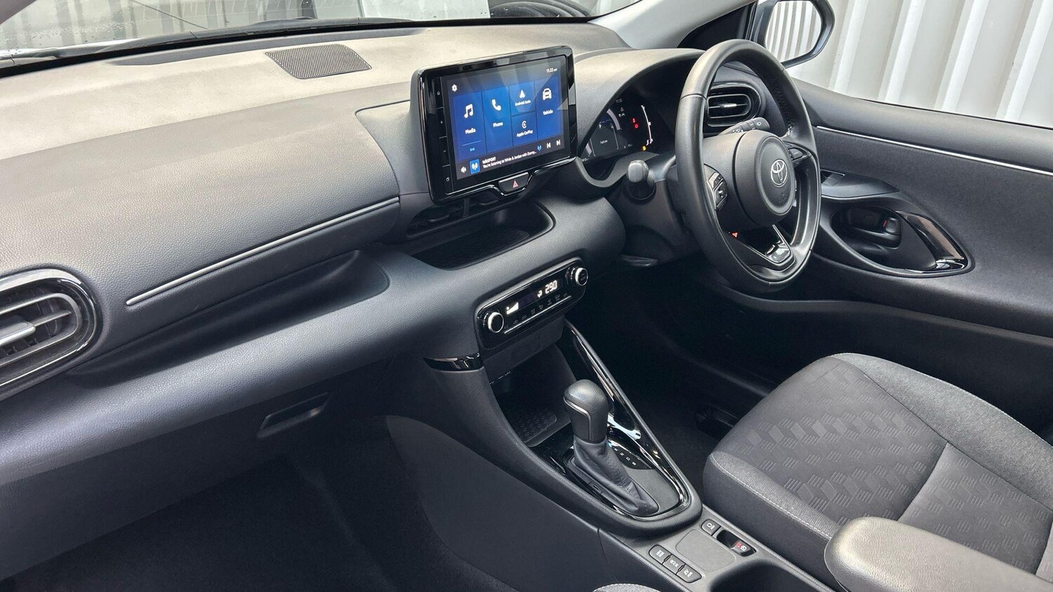 Used Toyota Yaris 2024 for sale - 77203752: Photo 34