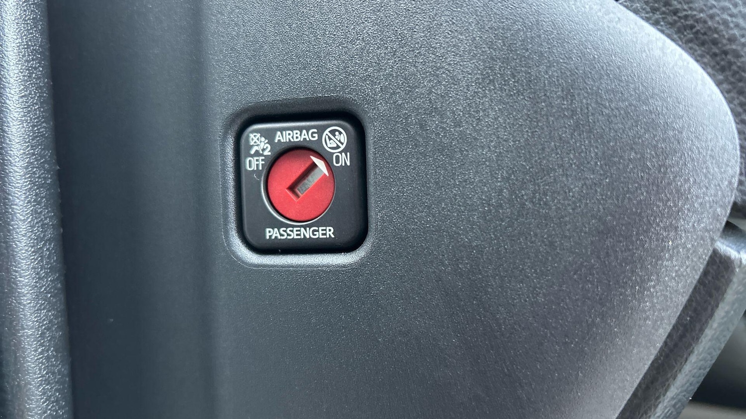 Used Toyota Yaris 2024 for sale - 77203752: Photo 35