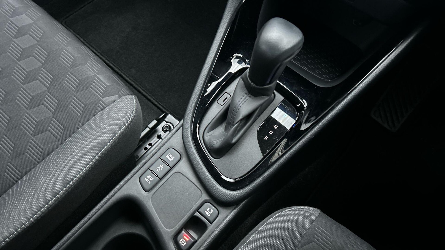 Used Toyota Yaris 2024 for sale - 77278508: Photo 27