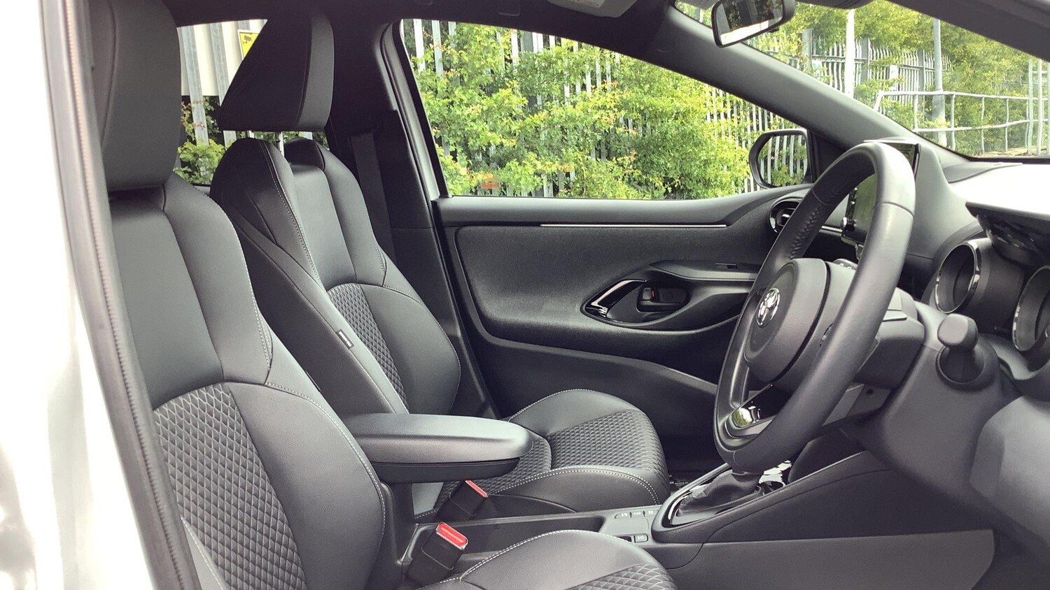 Used Toyota Yaris for sale - 77908599: Photo 14