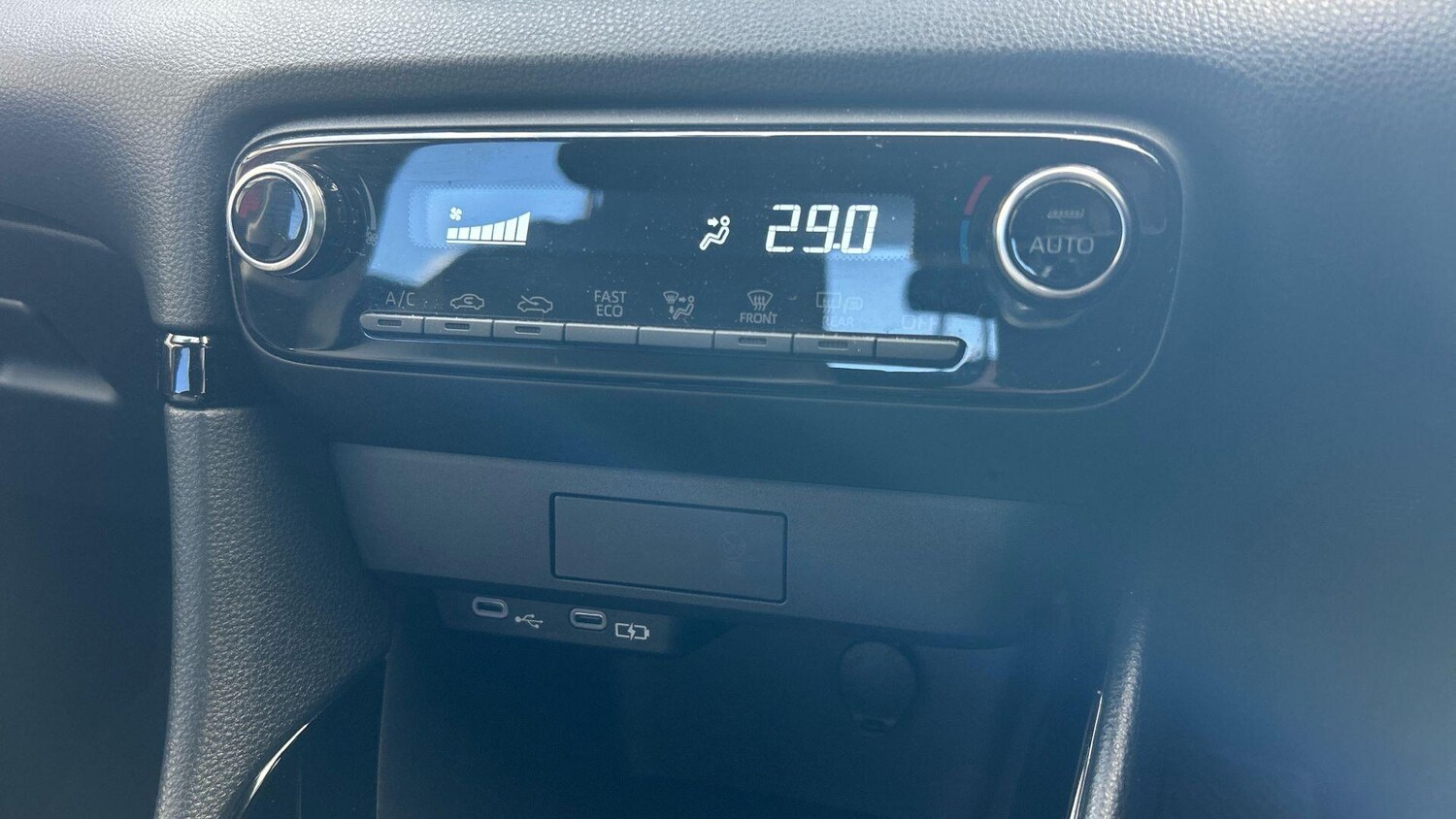 Used Toyota Yaris 2024 for sale - 78019263: Photo 30