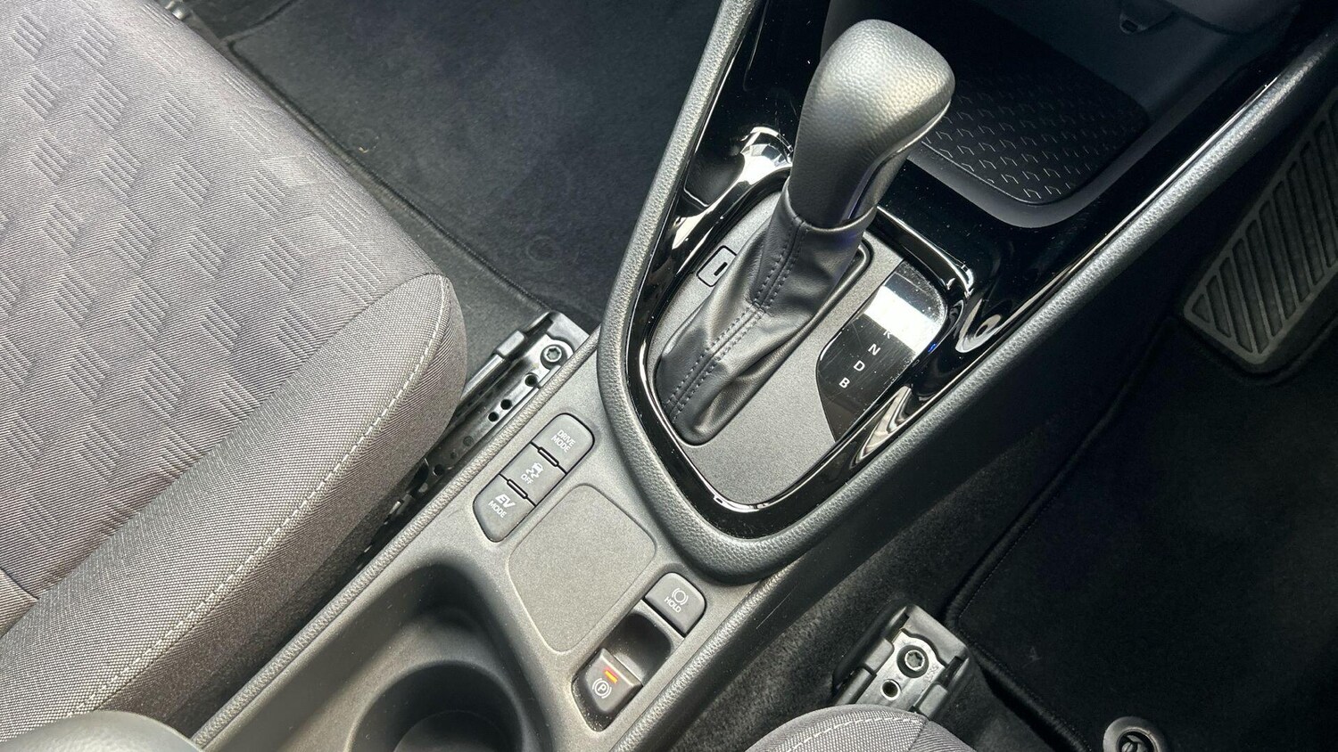 Used Toyota Yaris 2024 for sale - 78019263: Photo 31