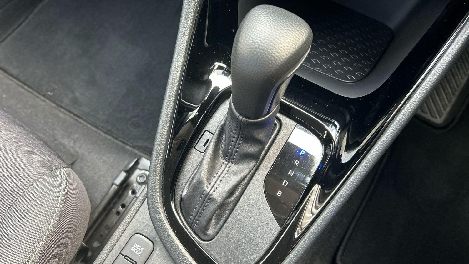 Used Toyota Yaris 2024 for sale - 78019263: Photo 32