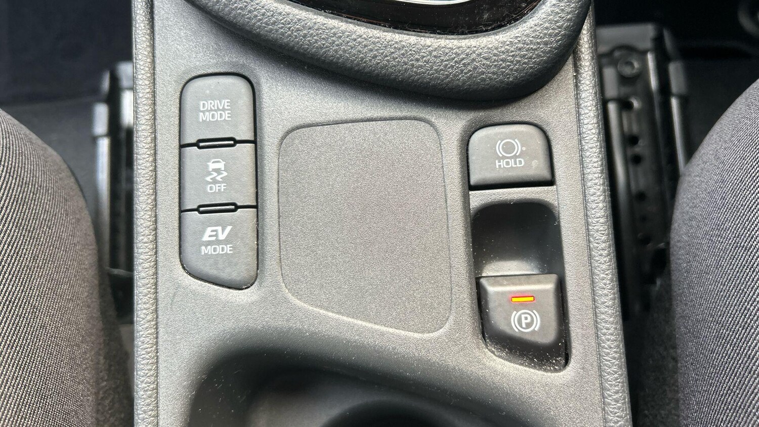 Used Toyota Yaris 2024 for sale - 78019263: Photo 33