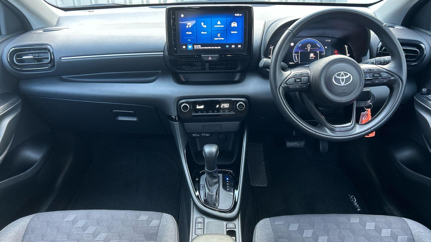 Used Toyota Yaris 2024 for sale - 78019263: Photo 9