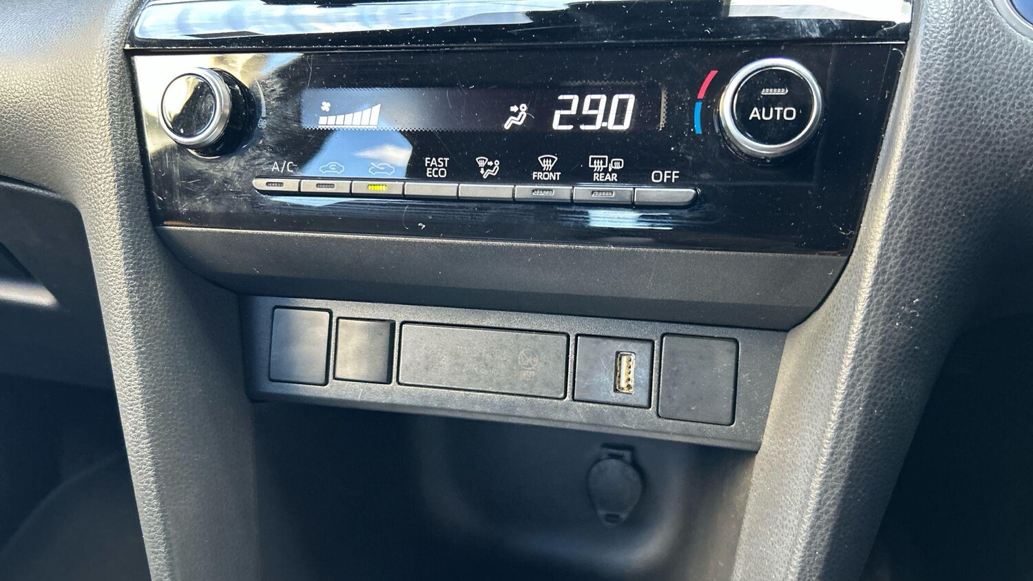 Vehicle 29