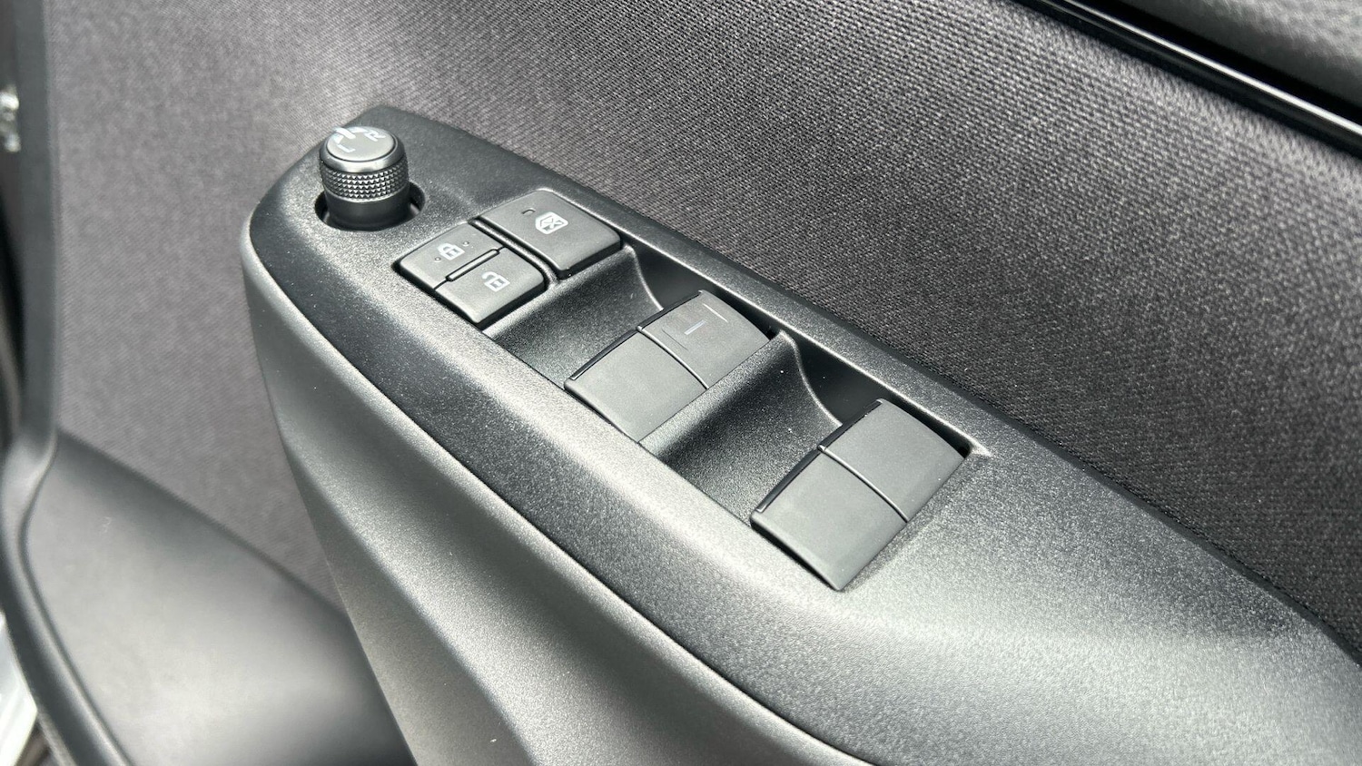 Used Toyota Yaris 2025 for sale - 76485922: Photo 39