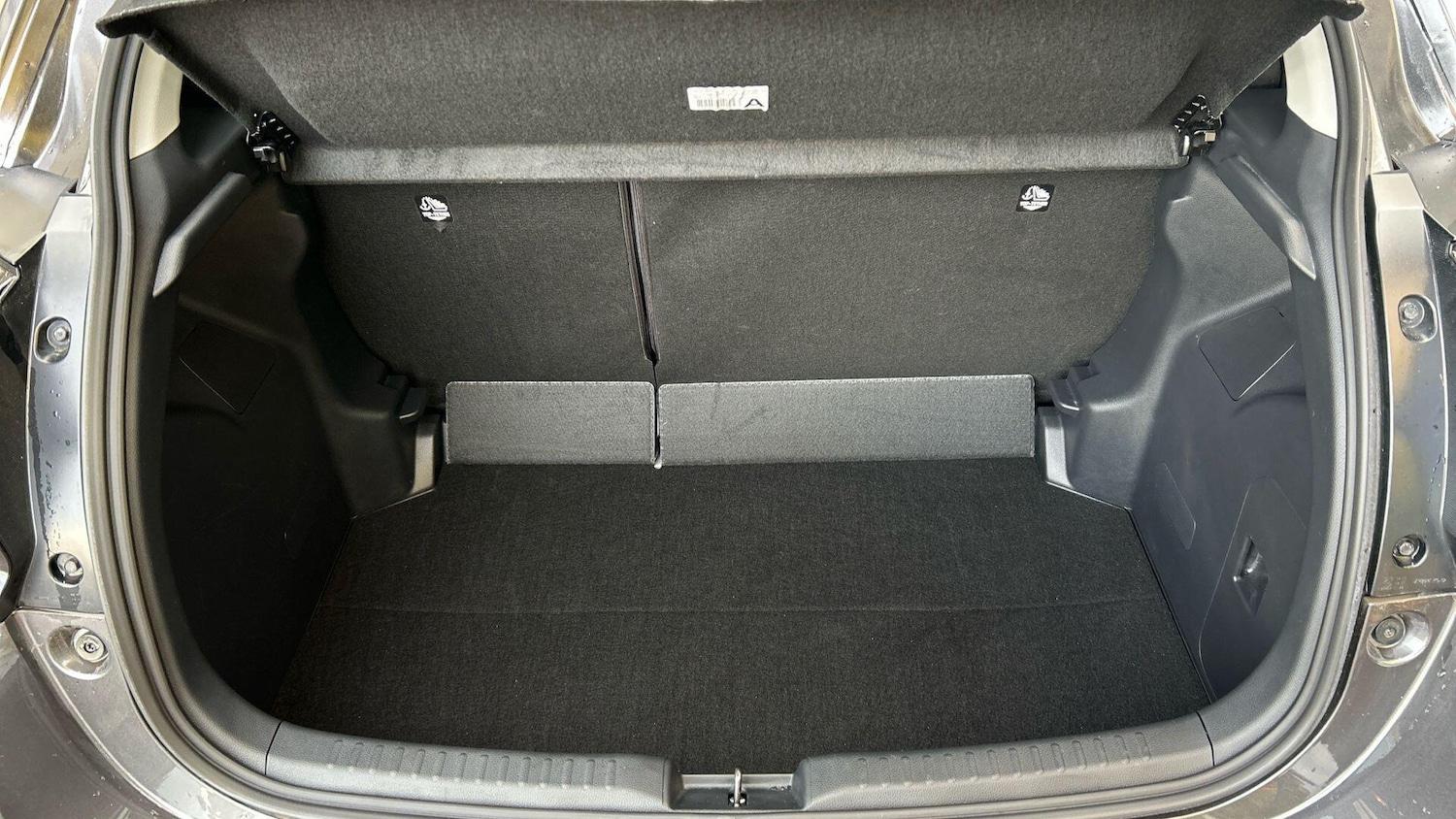 Used Toyota Yaris 2024 for sale - 76551112: Photo 18