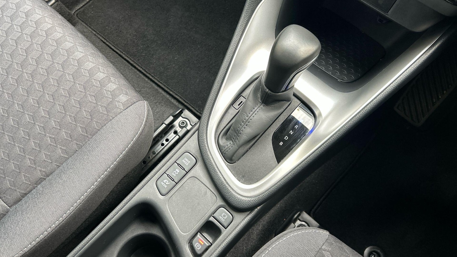 Used Toyota Yaris 2024 for sale - 76551112: Photo 30