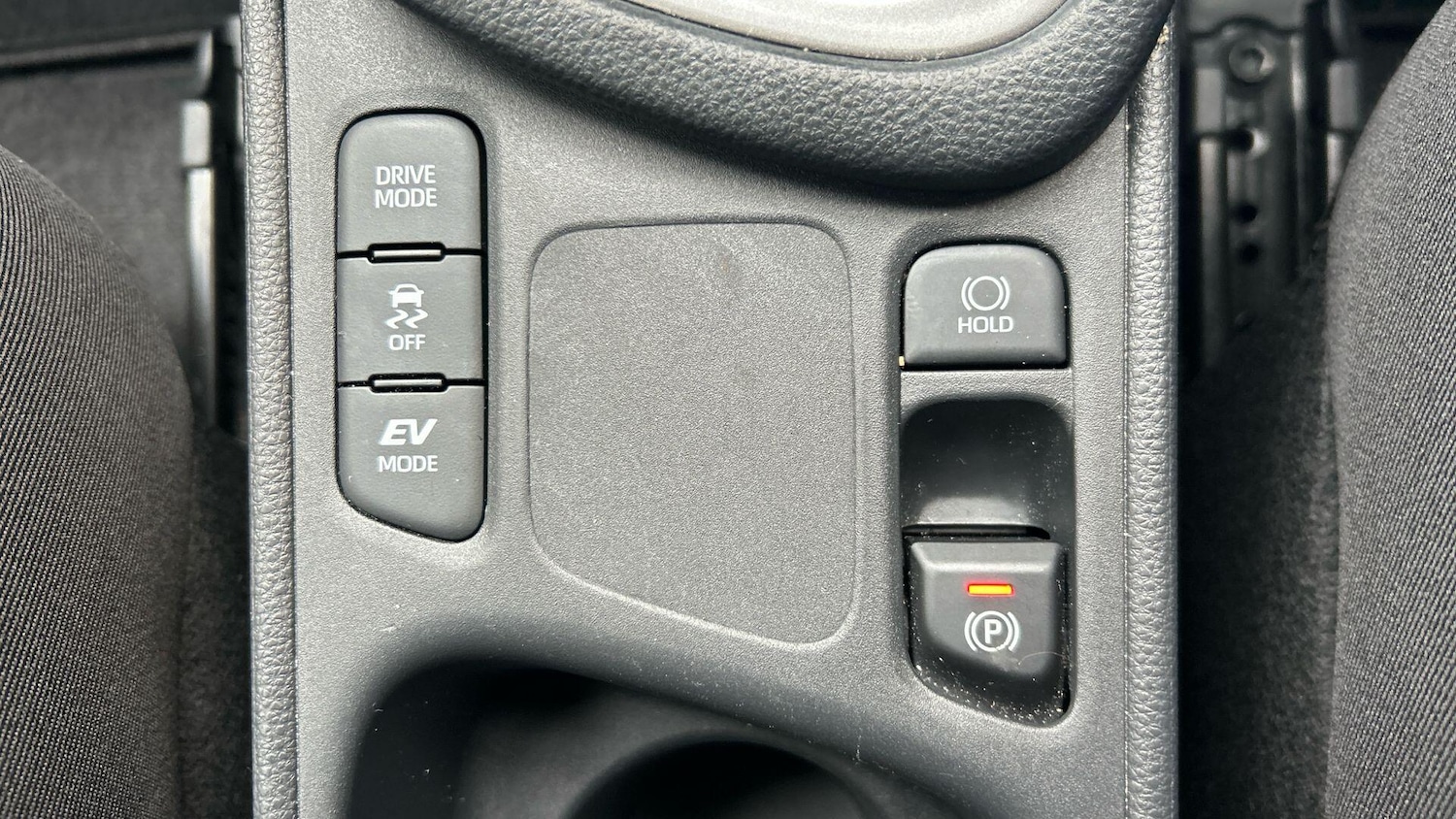 Used Toyota Yaris 2024 for sale - 76551112: Photo 32