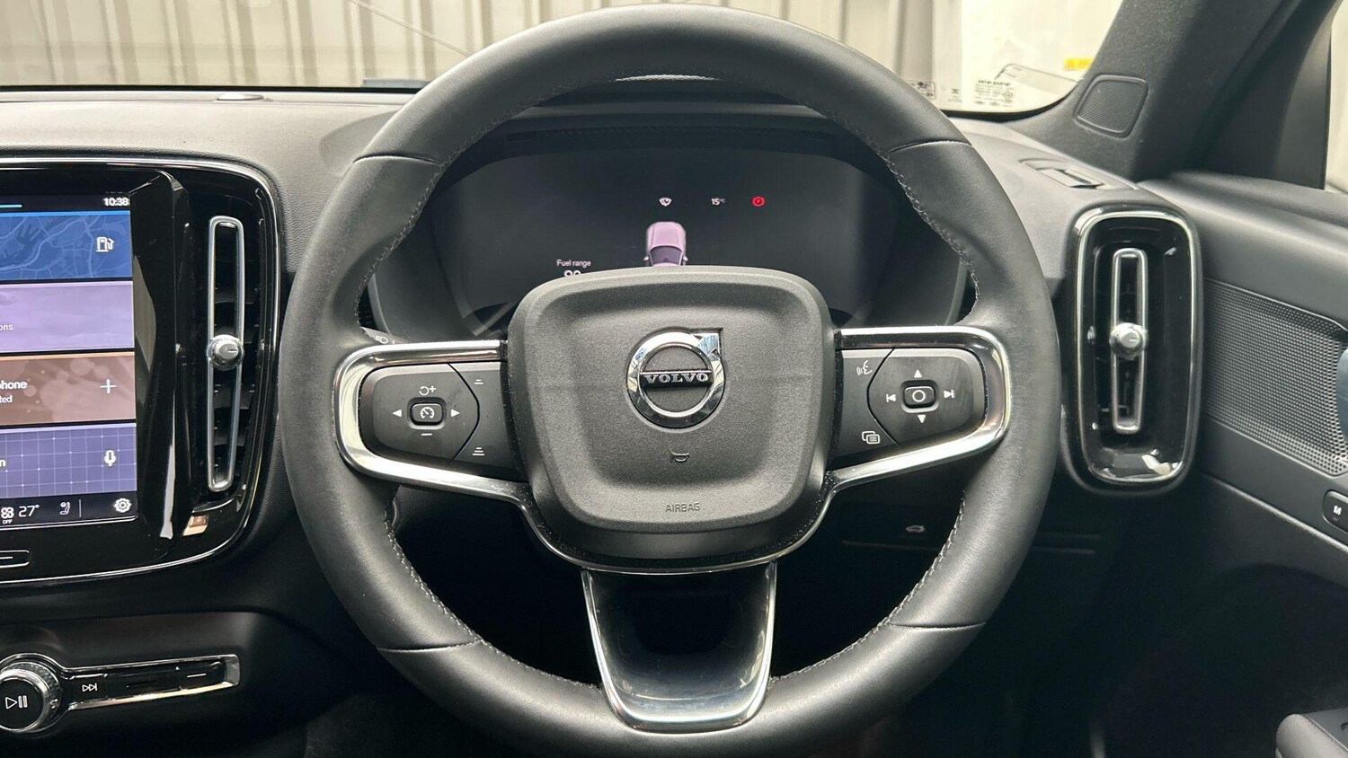 Used Volvo XC40 2023 for sale - 76270377: Photo 12