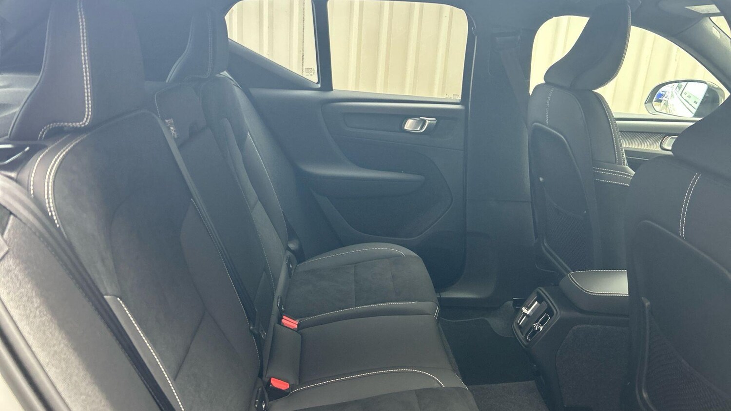 Used Volvo XC40 2023 for sale - 76270377: Photo 16